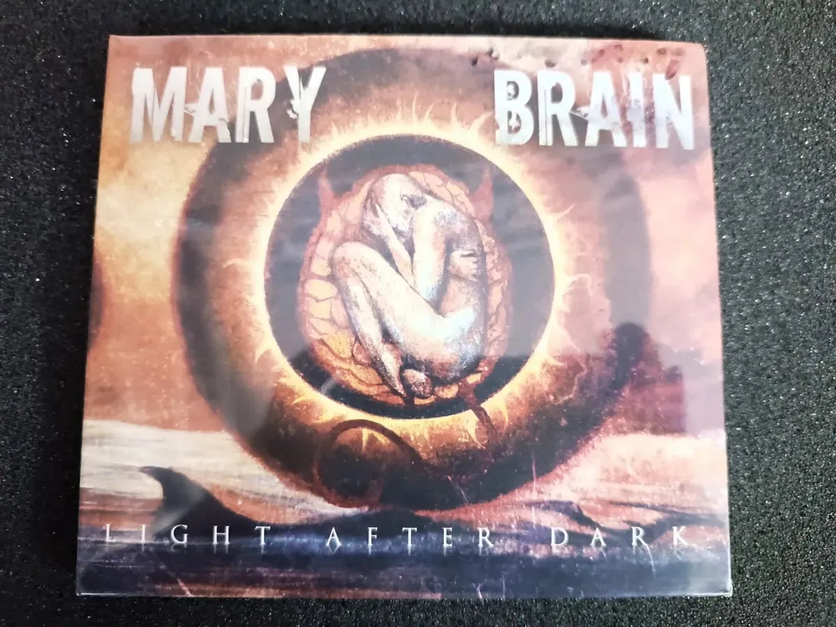 Cd - Mary Brain - Light After Dark * Italy - Heavy / Power