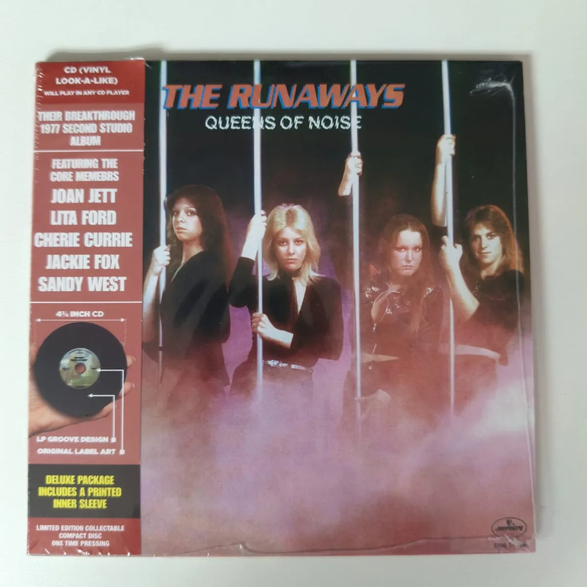 Cd The Runaways- Queens Of Noise Mini Vinil 1977/2024 Import