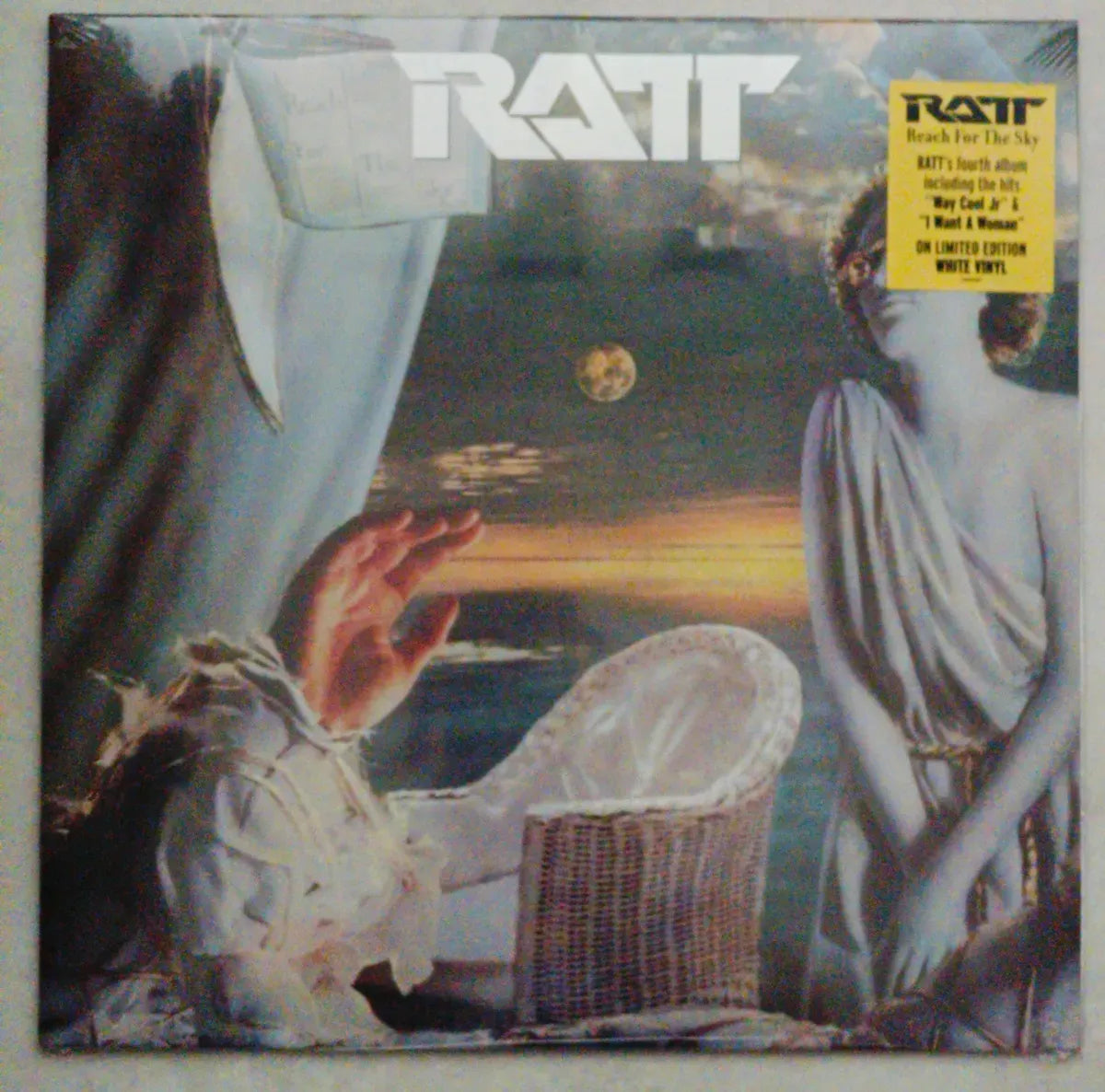 Lp Ratt - Reach For The Sky ( Limited Edition White Vinyl)